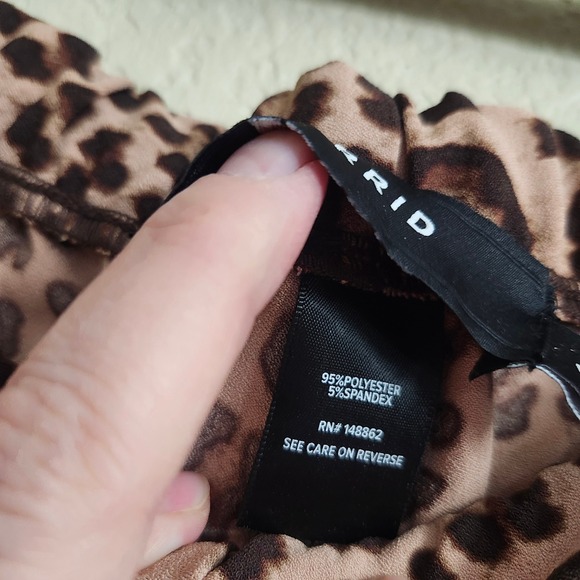 NEW Torrid Size 1 SHORT Leopard Crepe High Rise Wide Leg Studio Pants 1X - Picture 14 of 16